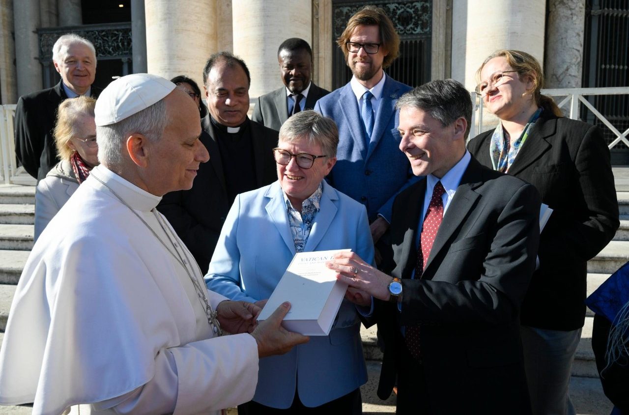 Vatican II: Event and Mandate Presented to Pope Leo in Rome - Vatican II